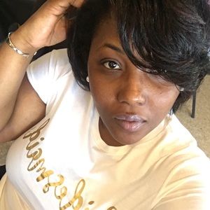 Meet your Posher, Toya